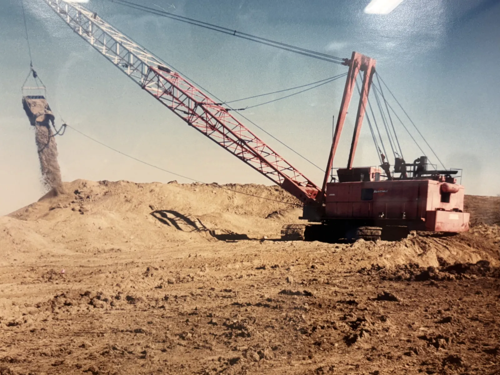 A Manitowoc dragline crane at work on an early RKE earthmoving project